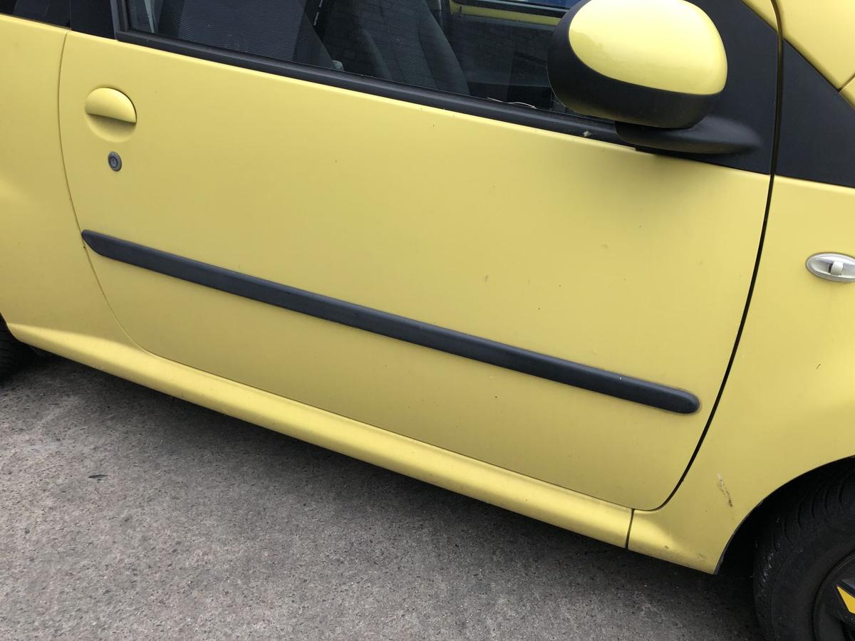 Peugeot 107 Typ P T&uuml;r vorn rechts Beifahrert&uuml;r nur f&uuml;r 3 t&uuml;rer KBL Citrus Gelb