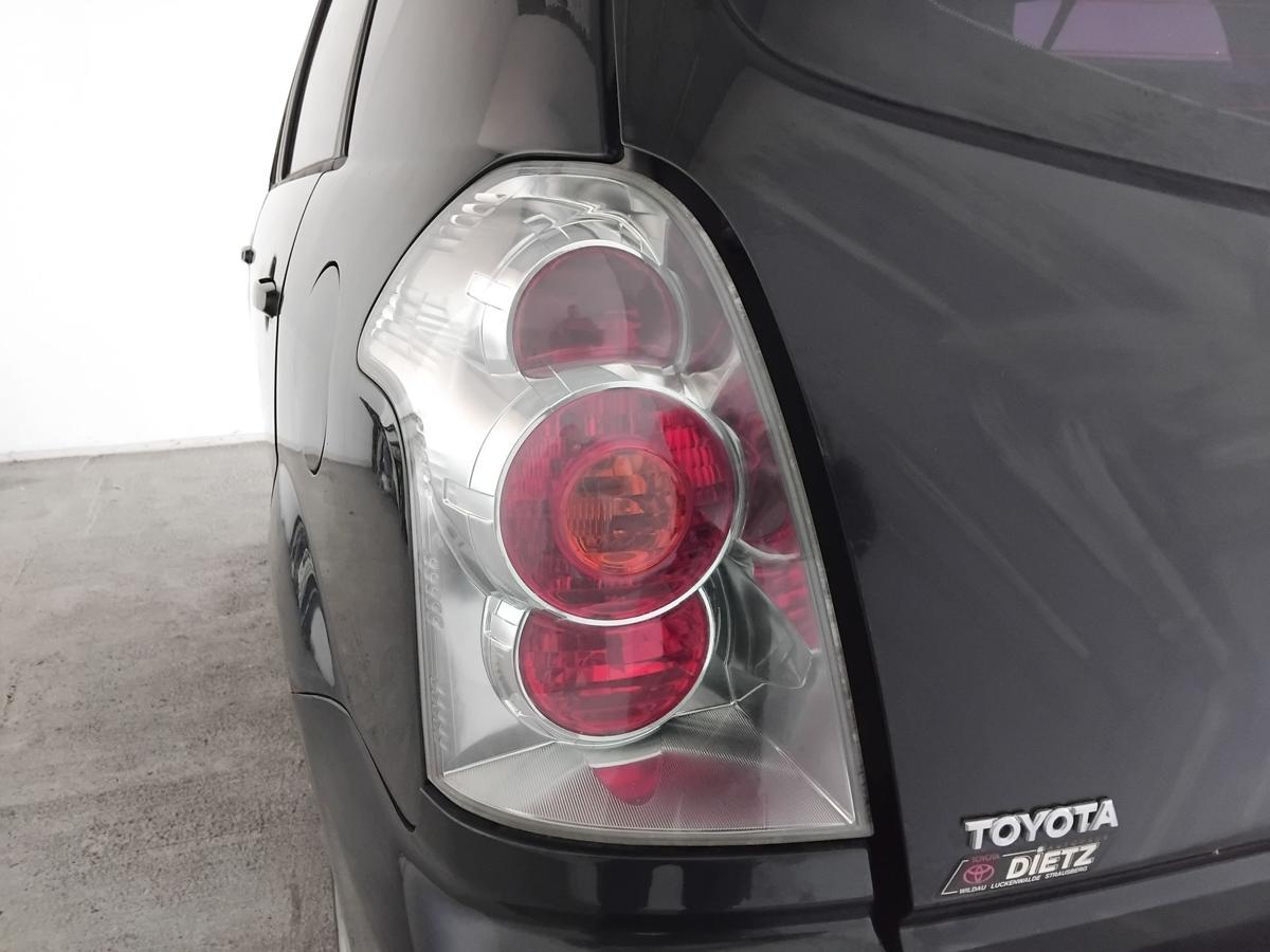 Toyota Corolla Verso II AUR10 original Rückleuchte Schlussleuchte links BJ2006