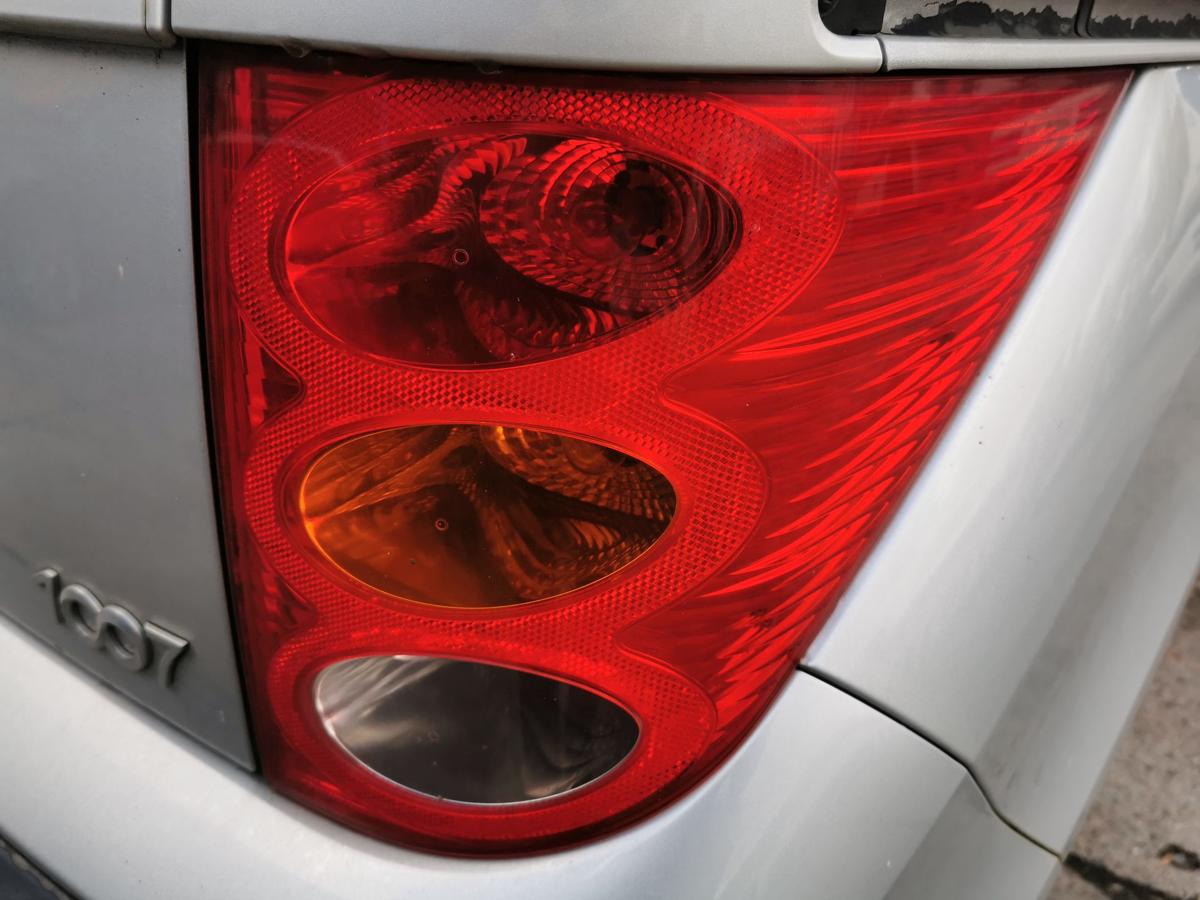 Peugeot 1007 K Rückleuchte Schlussleuchte Rücklicht Lampe hinten rechts