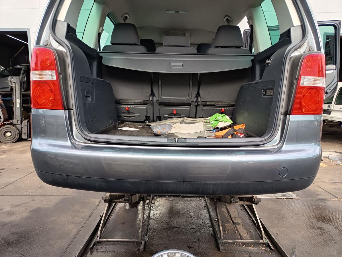 VW Touran 1T original Stoßstange Fänger hinten/Heck D7X Platingrau Bj 2006