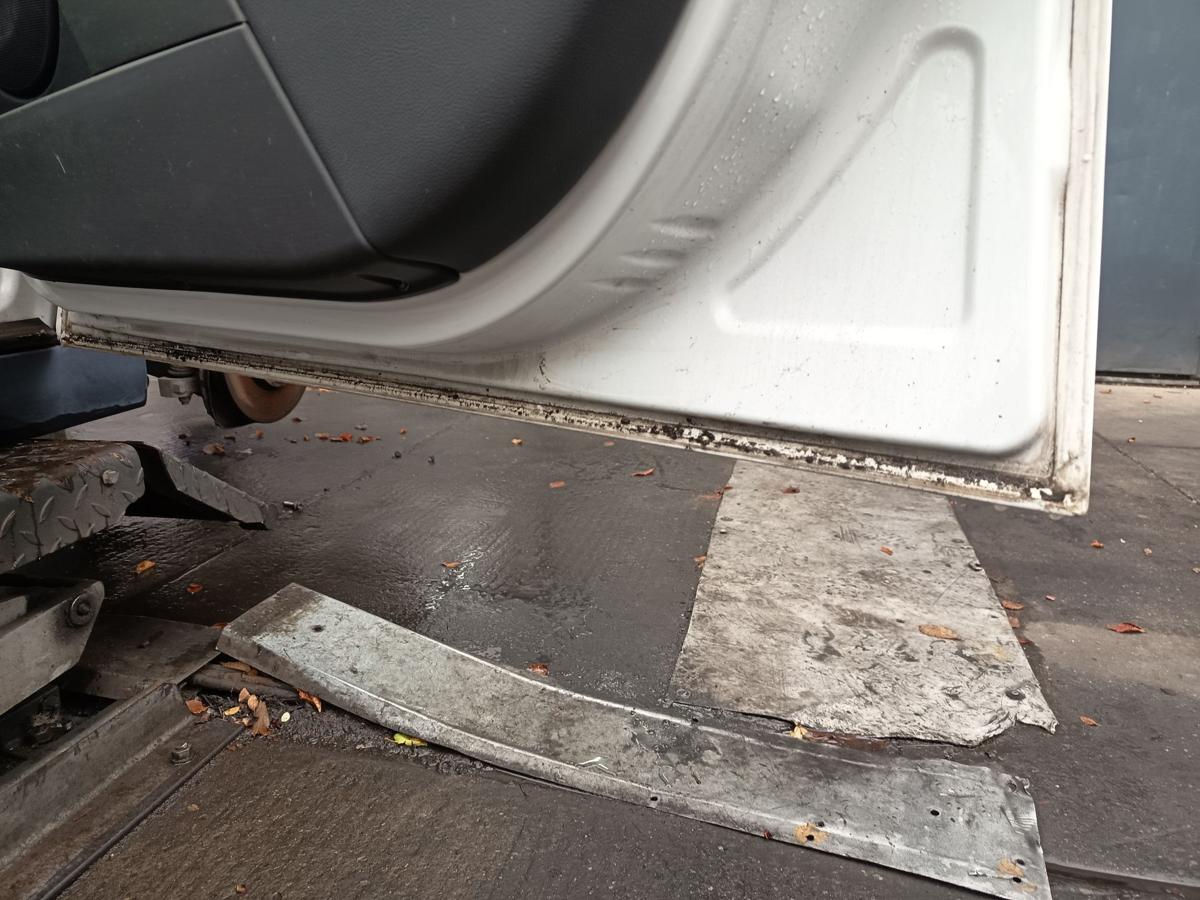 Opel Vectra C Caravan orig Tür vorn rechts Beifahrertür Z474 weiß Bj 2008