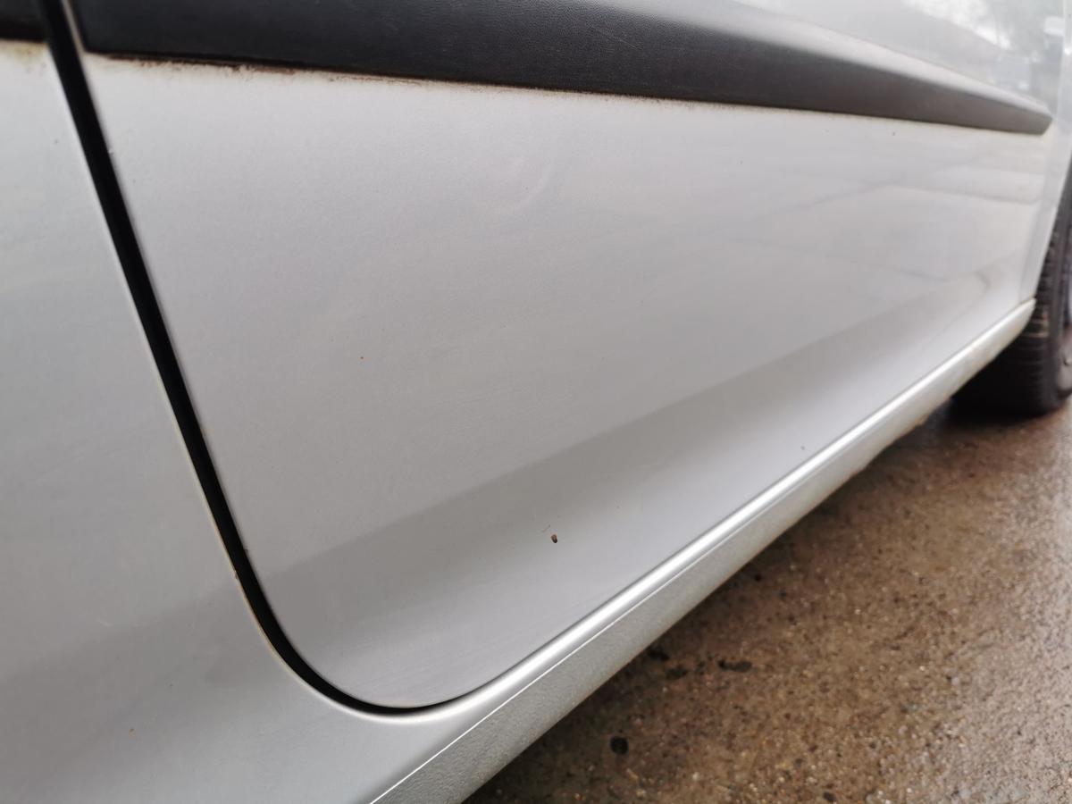 VW Golf V 5 Beifahrertür Tür Autotür vorn rechts Rohbau LA7W Reflexsilber 3Türer