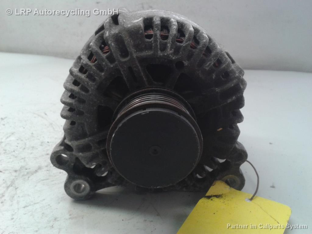 Audi A3 8P original Lichtmaschine Generator 2542695F BJ2007