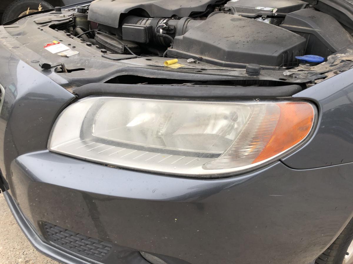 Volvo V70 Typ B Scheinwerfer links Hauptscheinwerfer Tr&uuml;bung Halogen bis 2011