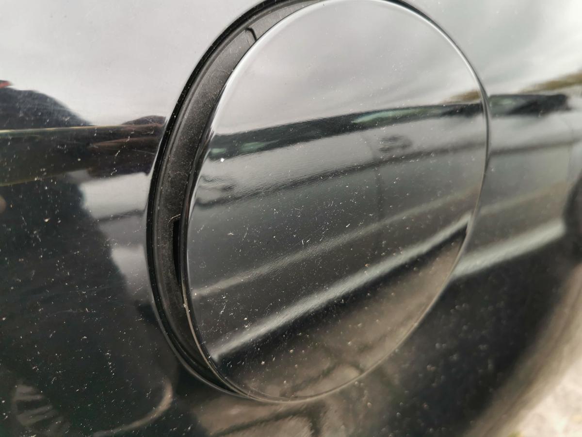 VW Golf V 5 1K Tankklappe Tnakdeckel Tankverschluss L041 Brillantschwarz