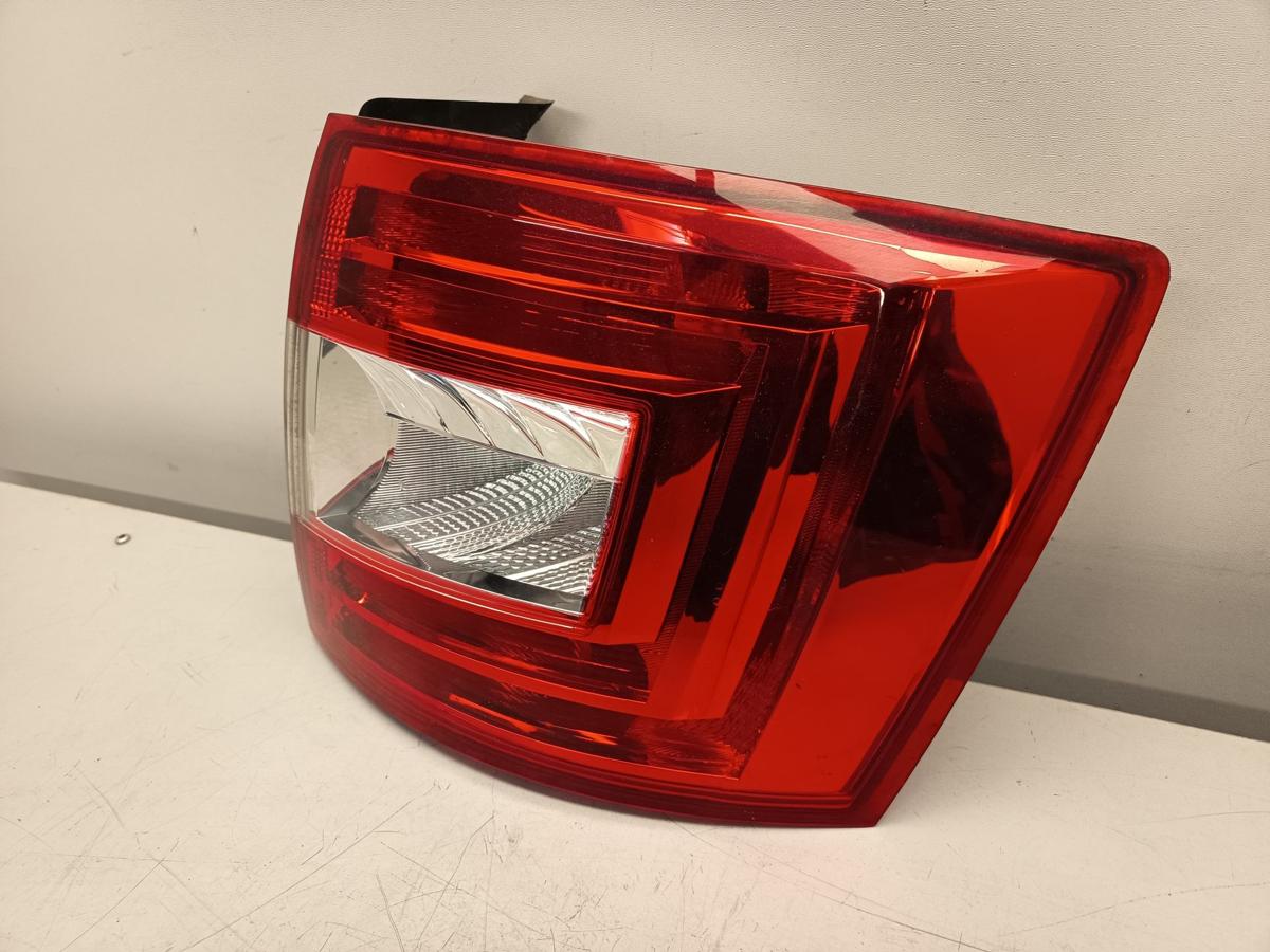 Skoda Octavia III 5E Combi orig R&uuml;ckleuchte rechts Heck/Schluss/Licht Bj 2016