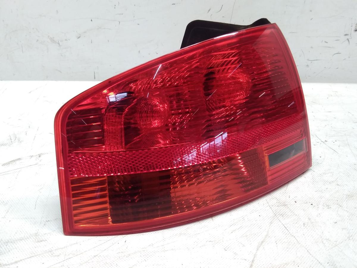 Audi A4 8E B7 Limousine original Rückleuchte Heckleuchte links BJ2005 8E5945095