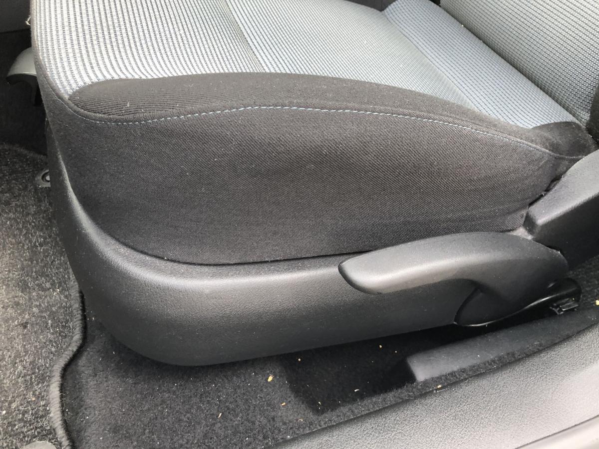 VW Golf 4 IV 1J Sitz vorn links Fahrersitz Stoff ohne Heizung 5-trg. Variant