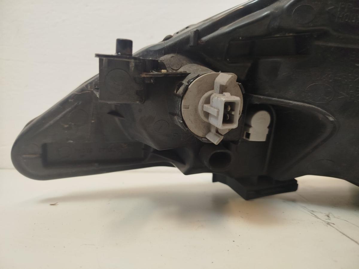 Peugeot 107 P Scheinwerfer Hauptscheinwerfer Frontscheinwerfer vorn rechts Valeo