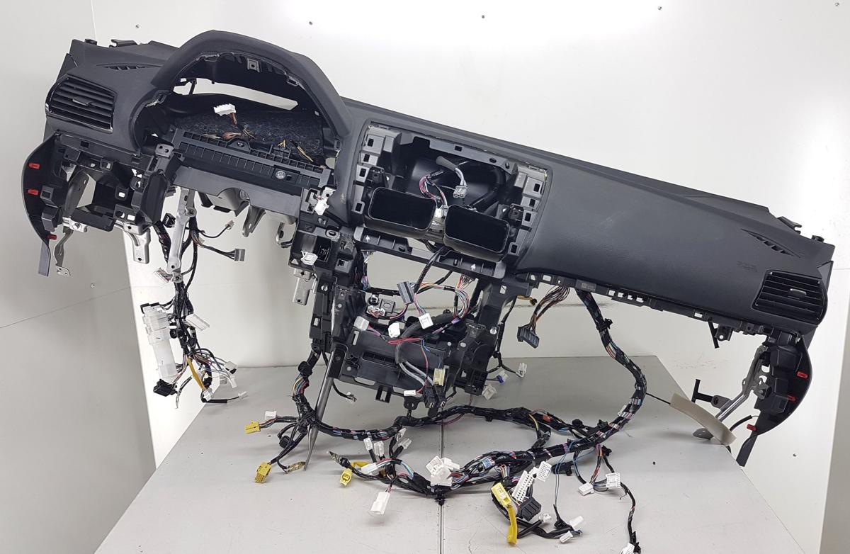 Mitsubishi Eclipse Cross original Armaturenbrett Cockpit Facelift BJ2023