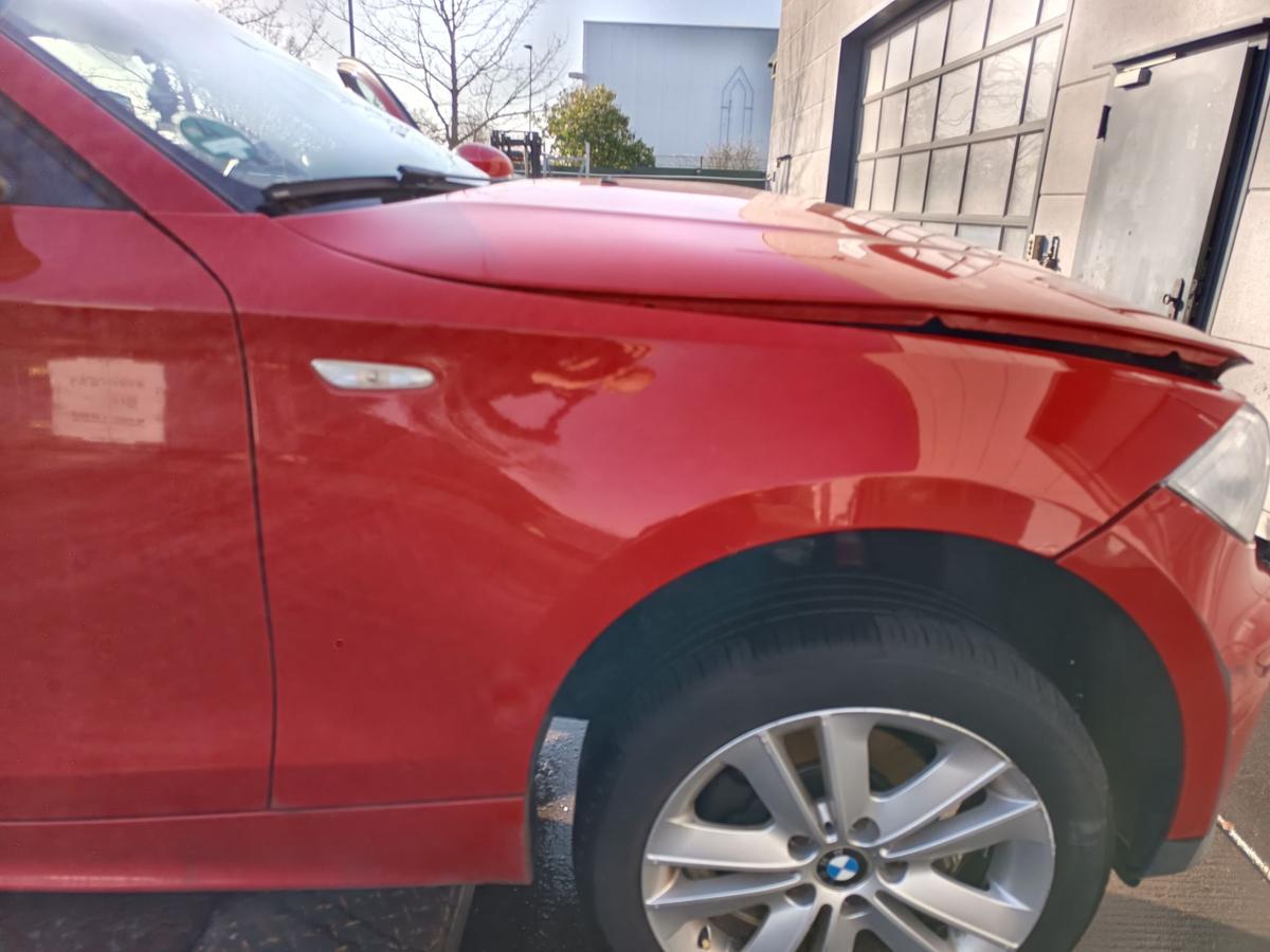 BMW E87 original Kotfl&uuml;gel rechts Seitenteil 438 Japanrot Bj 2005