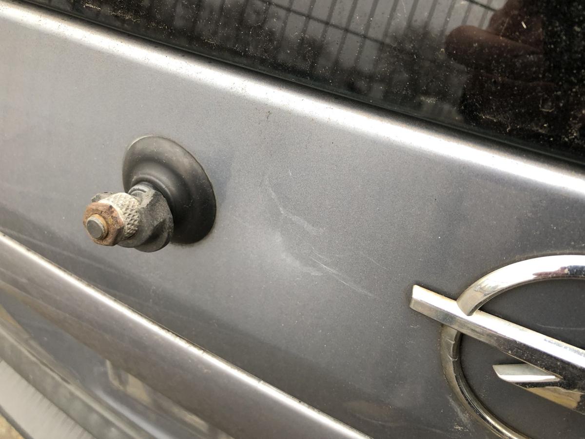 Opel Zafira A Heckklappe mit Scheibe Delle Kofferraumklappe Rohbau Lichtsilber