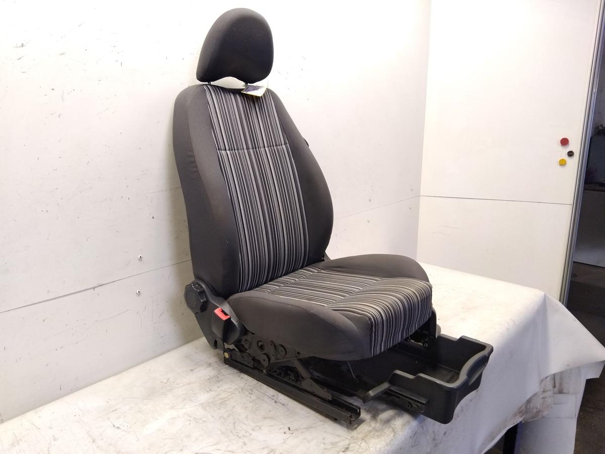 VW Fox 5Z original Sitz vorn links Fahrersitz Stoff grau BJ2007