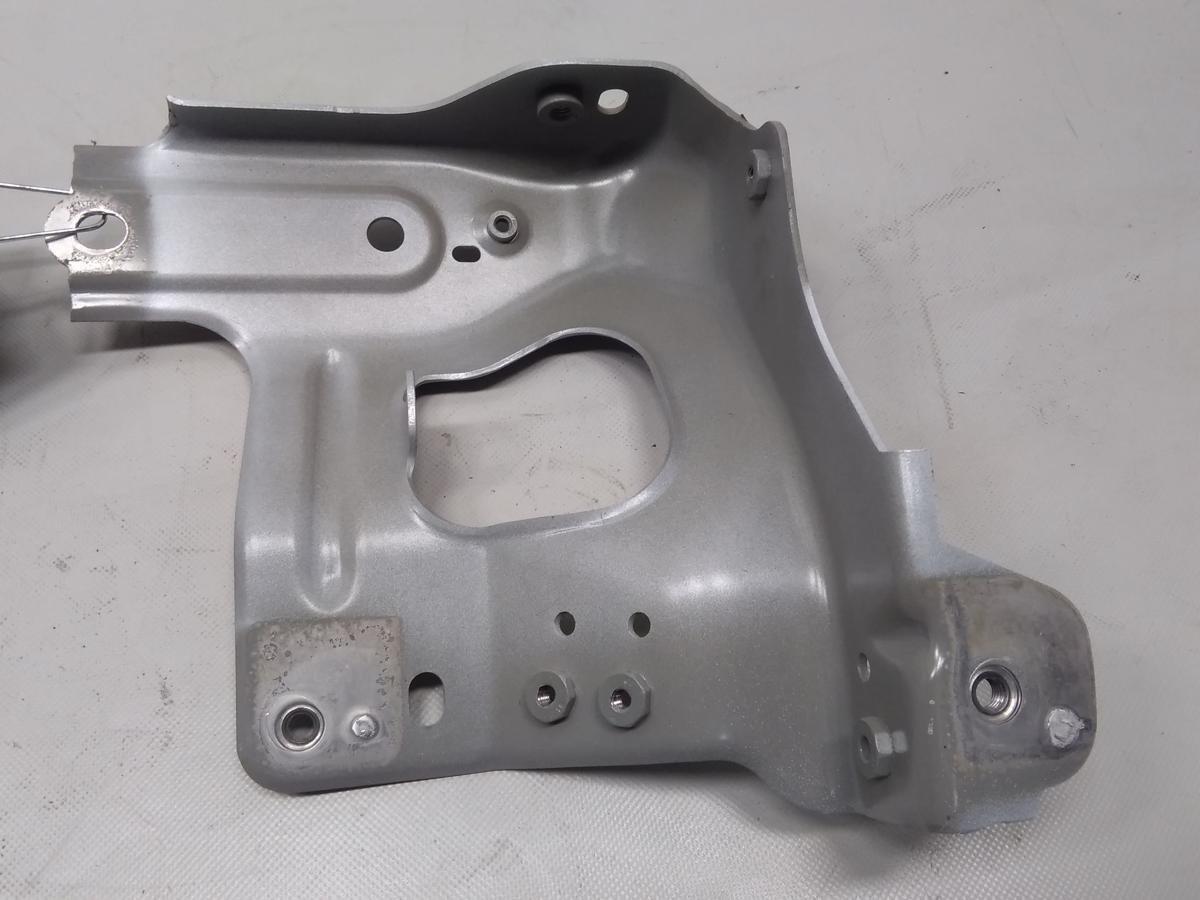 Tesla Model Y RWD original Satz Halter Aluverstärkung Kotflügel vorn Bj.2022