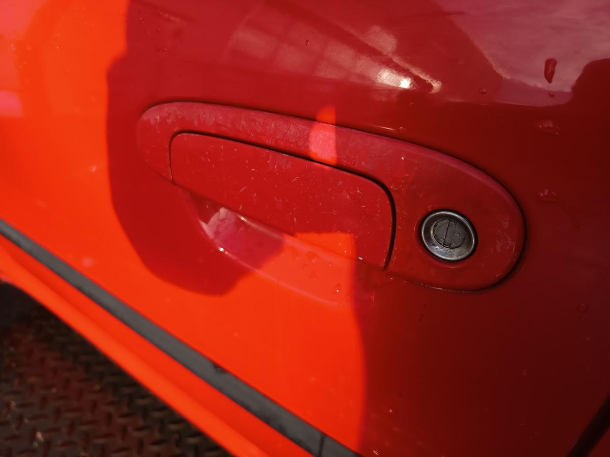 Toyota Yaris XP10 original T&uuml;r vorn links Fahrer 3P0 Vulkanrot Bj 2001