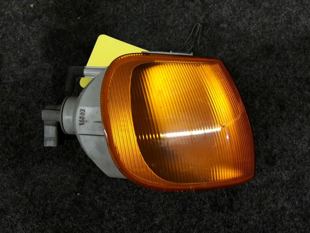 VW Polo 6N BJ 1998 Blinker vorn rechts Blinkleuchte 94-98 Hella