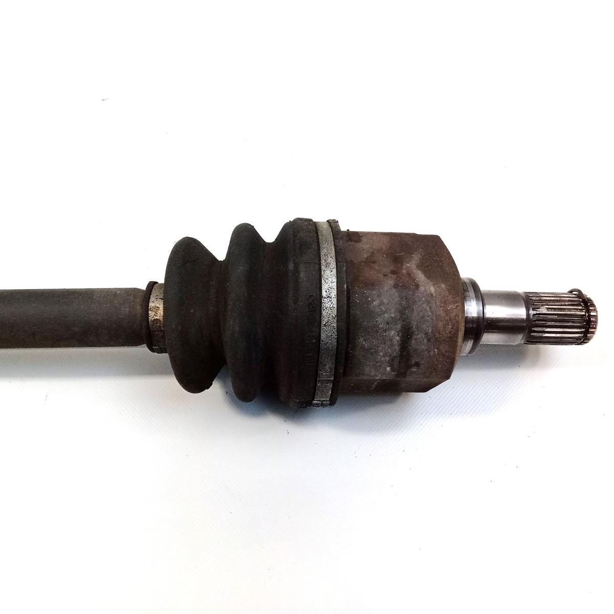 Hyundai Tucson JM Antriebswelle Gelenkwelle vorn rechts 2.0 104kw Bj.2006