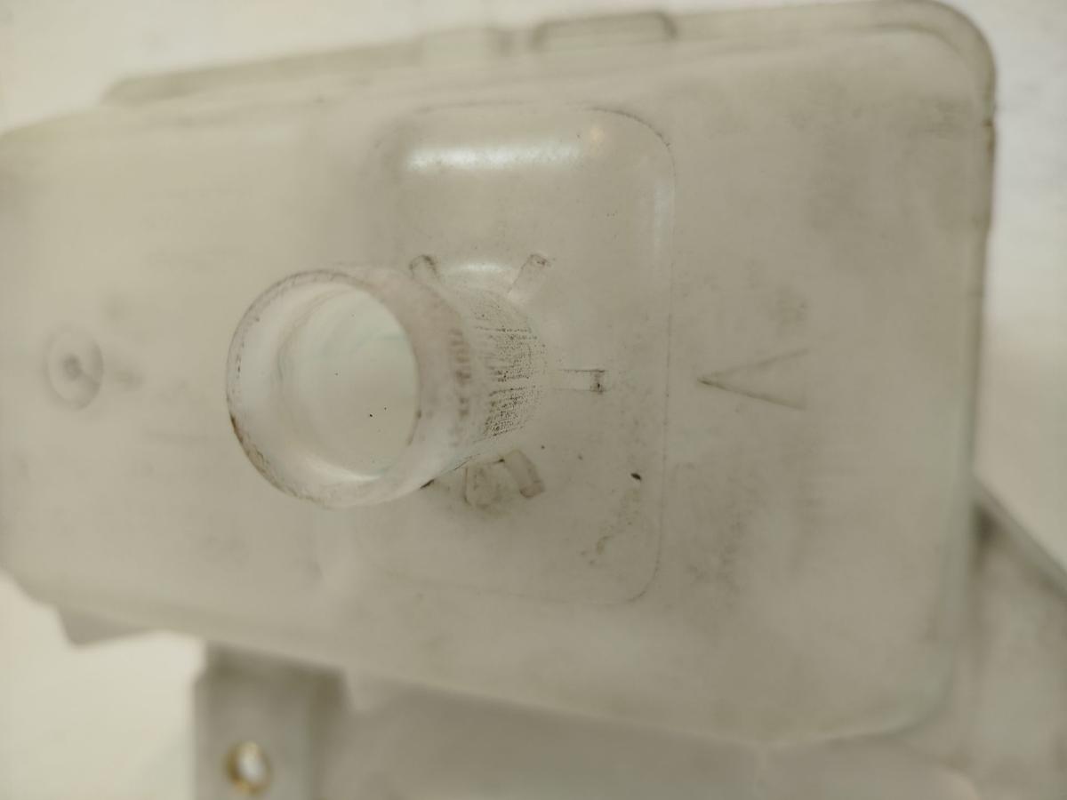 Nissan Leaf ZE1 40kWh Ausgleichsbehälter Kühlwasser Kühlwasserbehälter