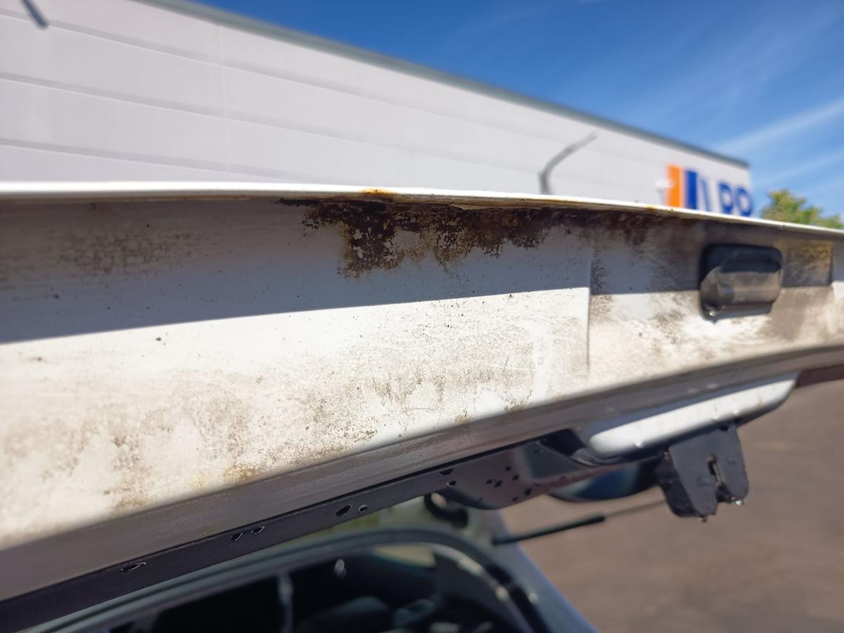Peugeot 308 original Heckklappe mit Scheibe Rost EWP Schneewei&szlig; Bj 2011