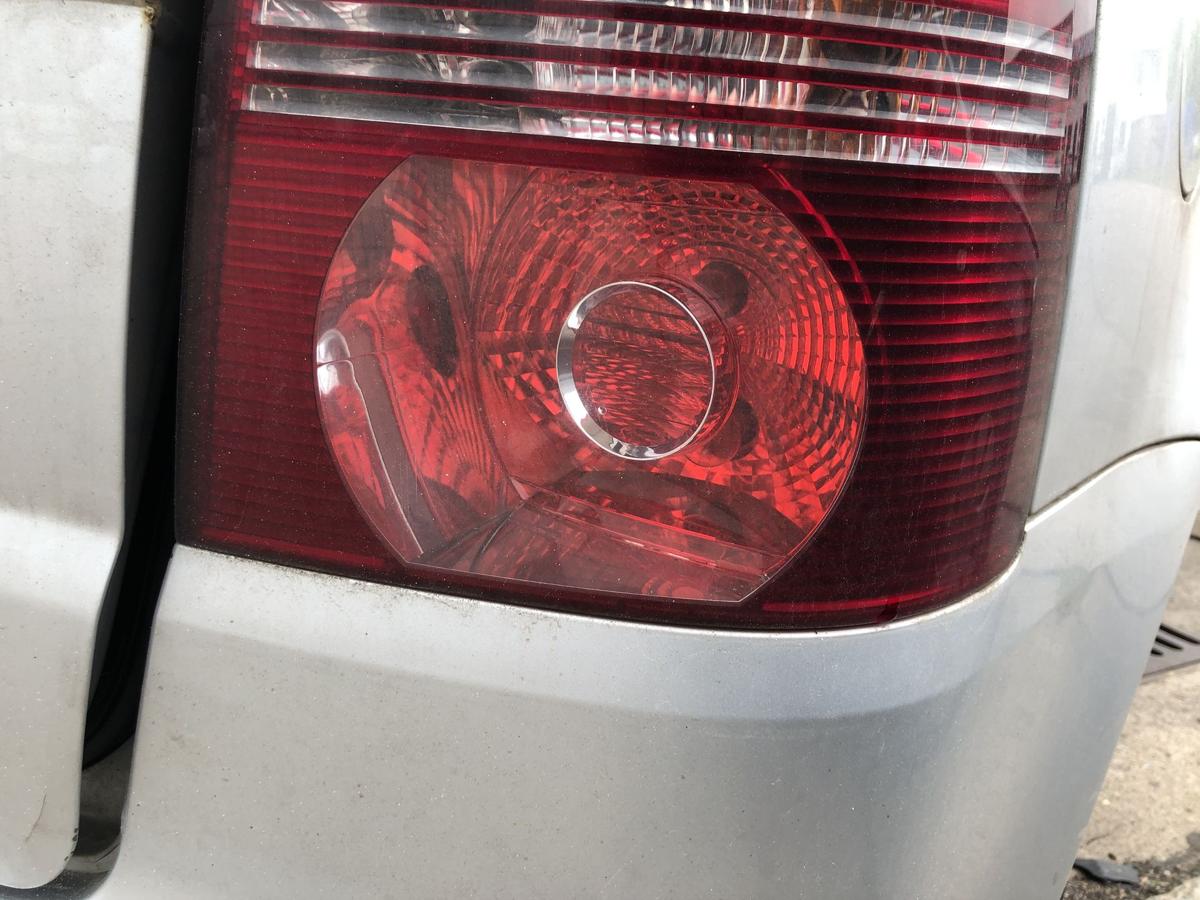 VW Touran 1T 1T2 GP R&uuml;ckleuchte rechts R&uuml;cklicht Heckleuchte Schlusslicht ab06