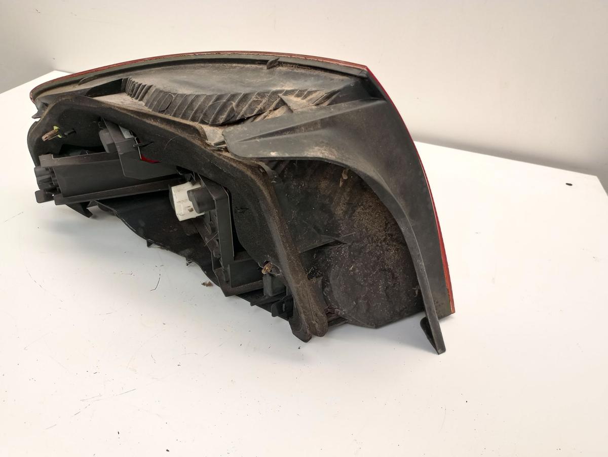 Peugeot 407 Bj 2004 original Rückleuchte Schlussleuchte rechts Limousine 5TRG