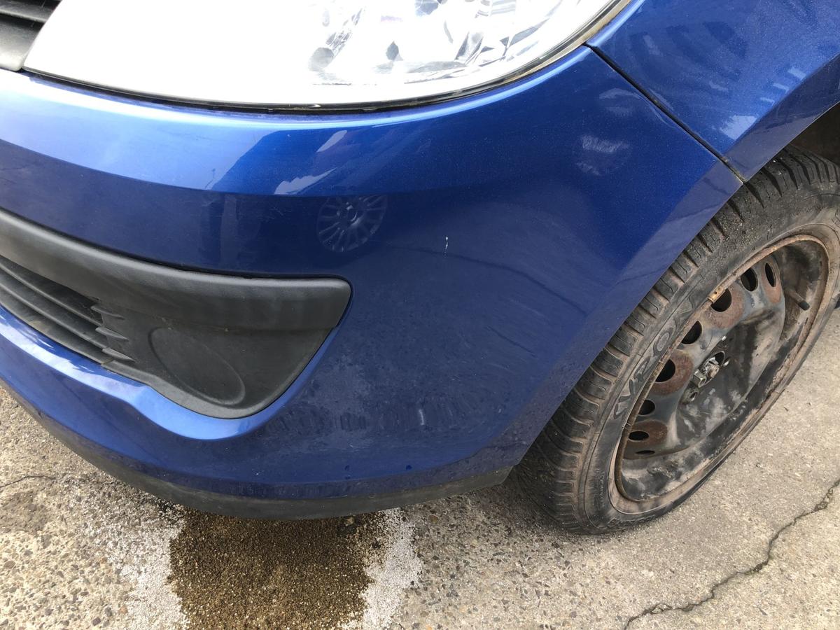 Renault Clio 3 Typ BR Sto&szlig;f&auml;nger vorn Frontsch&uuml;rze Besch&auml;digt TERNA Blue