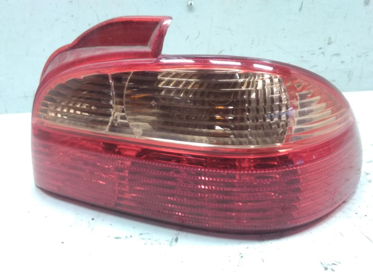 Toyota Avensis T22 Facelift R&uuml;ckleuchte Heckleuchte rechts Stufenheck Bj.2001