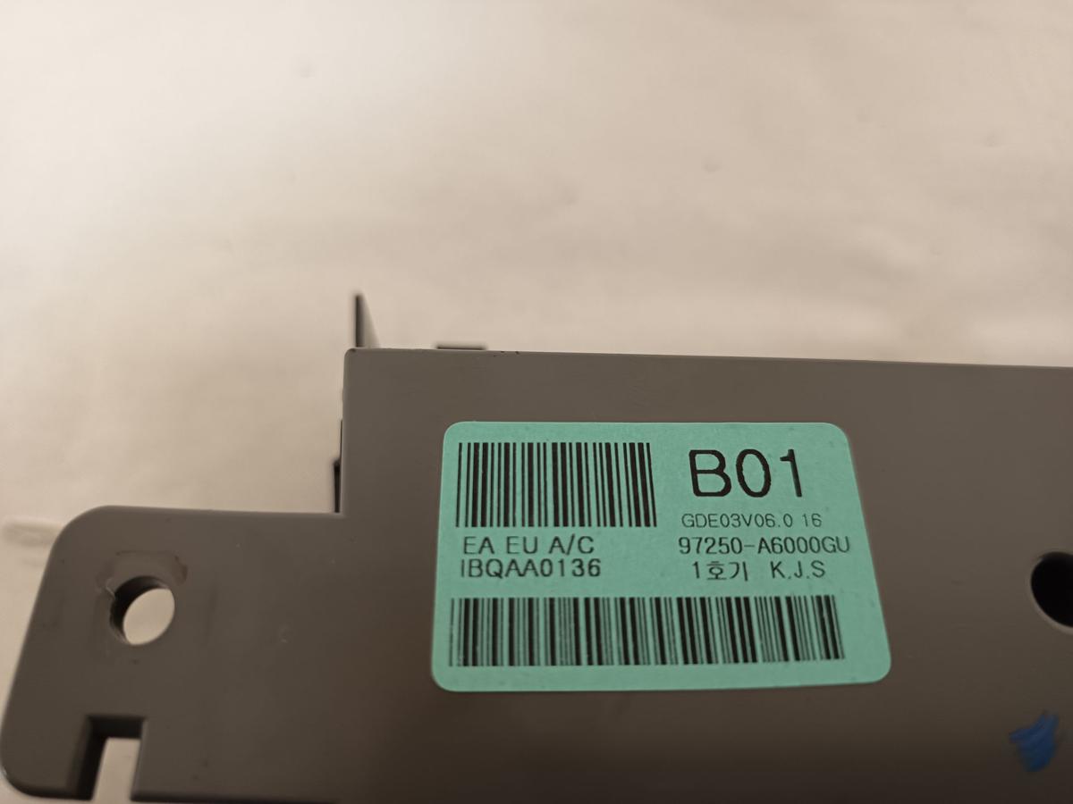 Hyundai i30 GD orig Heizungsbetätigung Sitzheizung Klima Bedienteil Bj 2013