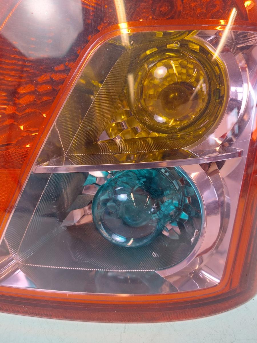 Suzuki Swift Typ MZ/ EZ R&uuml;ckleuchte rechts R&uuml;cklicht Heckleuchte 3 t&uuml;rer OEM