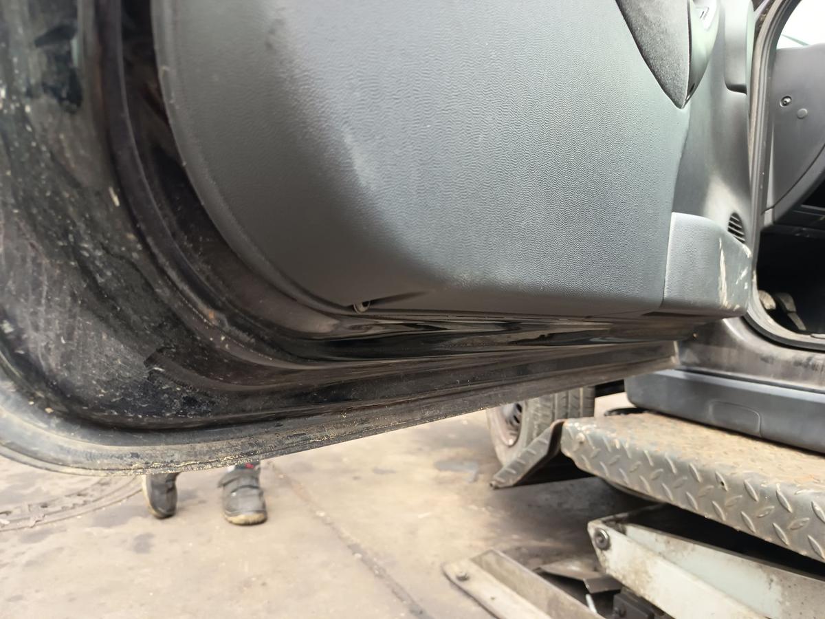 Opel Corsa C 3t&uuml;rig original T&uuml;r links Fahrer Z20R Saphirschwarz Bj 2003