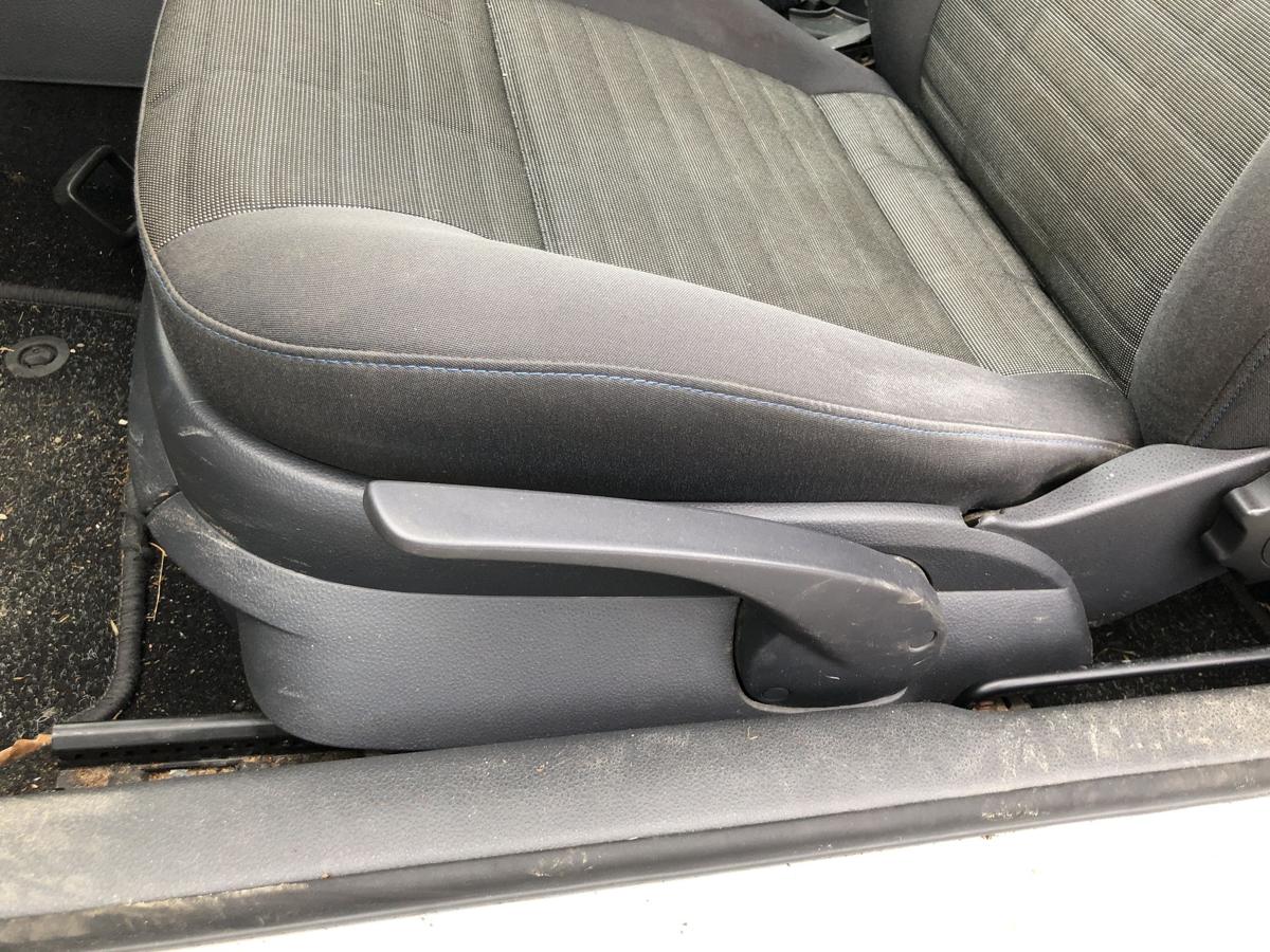 VW Polo 9N3 Sitz vorn links Fahrersitz nur f&uuml;r 3 t&uuml;rer Stoff mit Sitzheizung