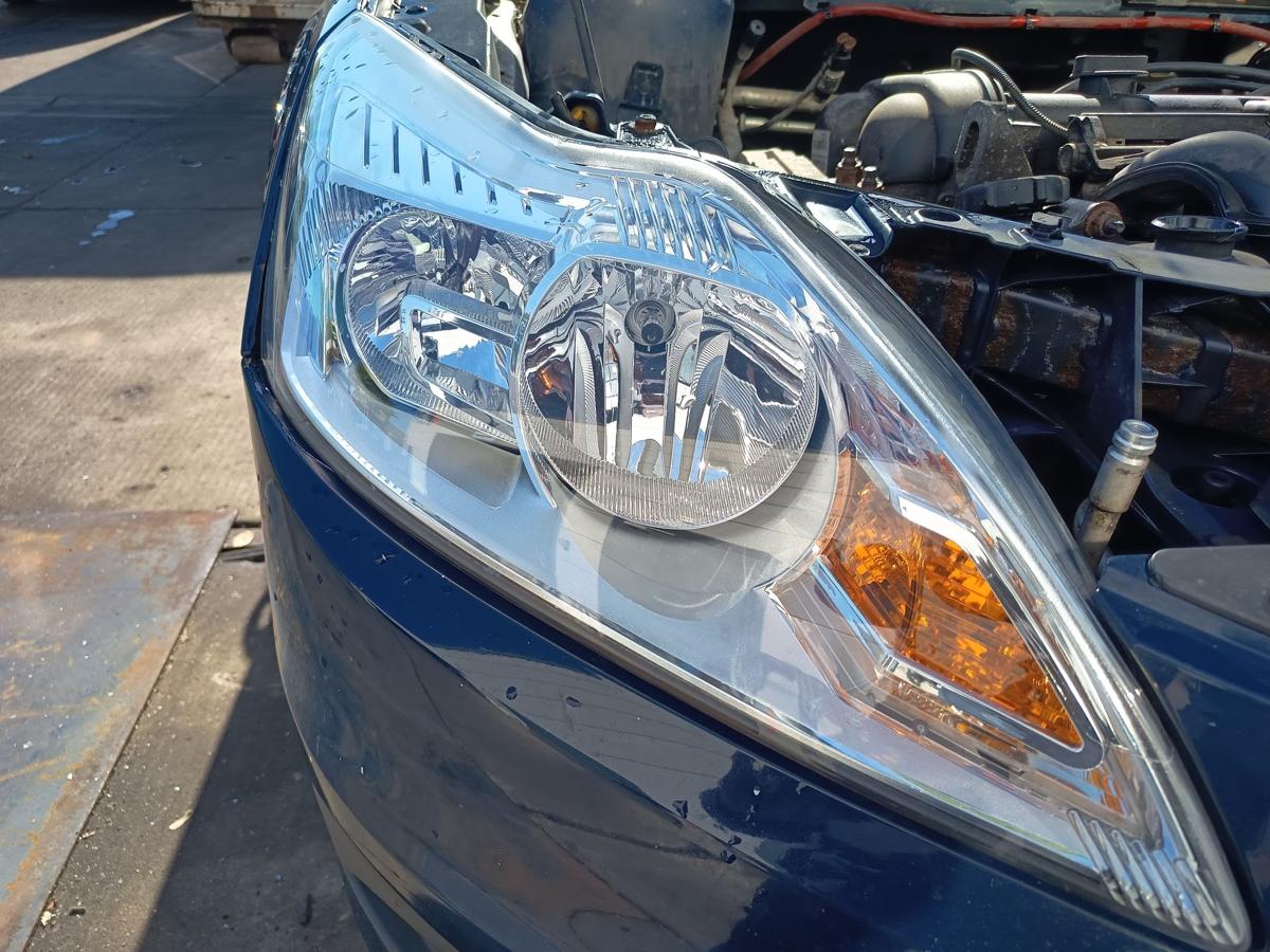 Ford Focus II original Hauptscheinwerfer rechts Halogen Front Licht Bj 2010