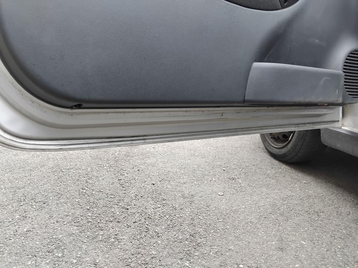 Opel Corsa C T&uuml;r vorn links Fahrert&uuml;r 3t&uuml;rig starsilber III Z157 BJ2006