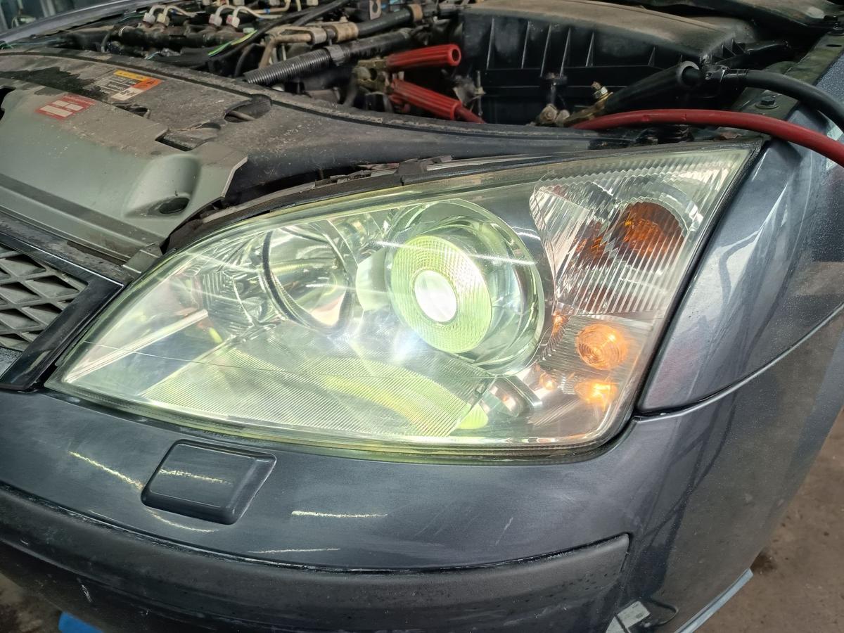 Ford Mondeo III original Scheinwerfer links Xenon Haupt Front Licht Bj 2005