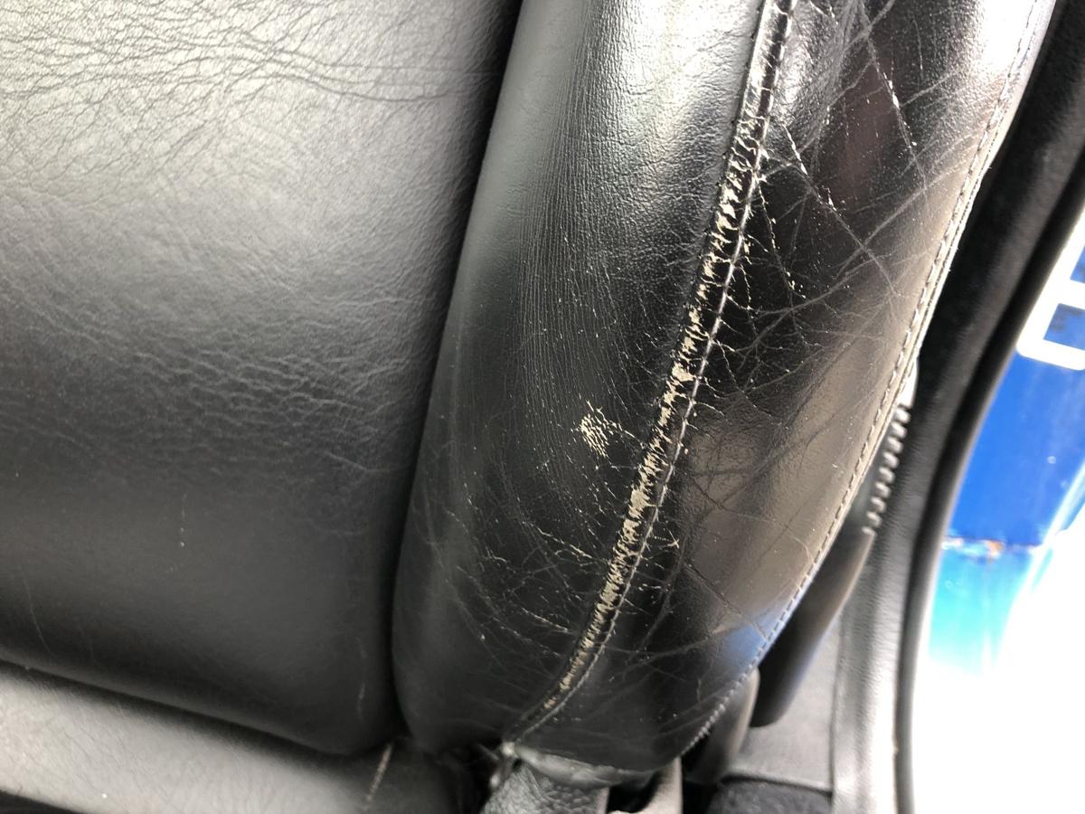 Peugeot 206CC Typ 2D Sitz vorn links Fahrersitz Leder schwarz Ledersitz