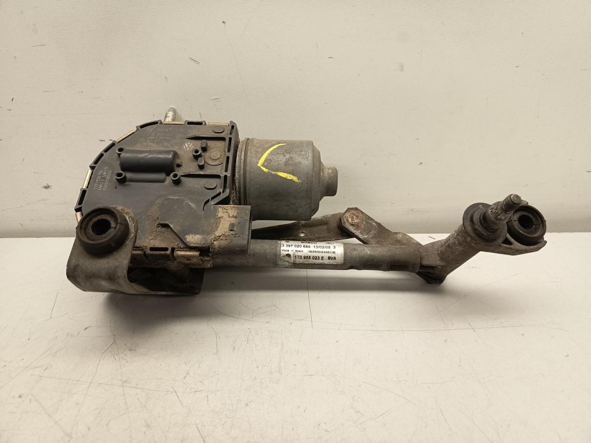 VW Touran 1T original Wischermotor vorne links Baujahr 2005