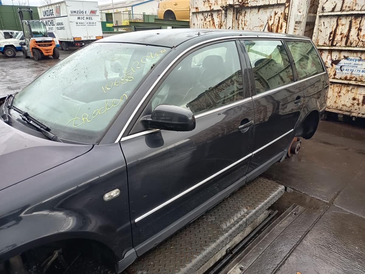 VW Passat 3BG original T&uuml;r vorn links Fahrer C9Z Black Magic Bj 2003