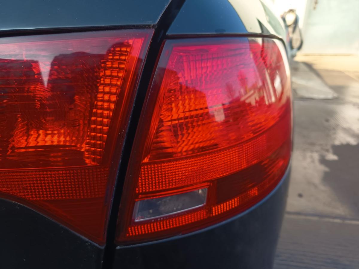 Audi A4 B7 Avant original R&uuml;ckleuchte rechts aussen Heck Schluss Licht Bj 2006