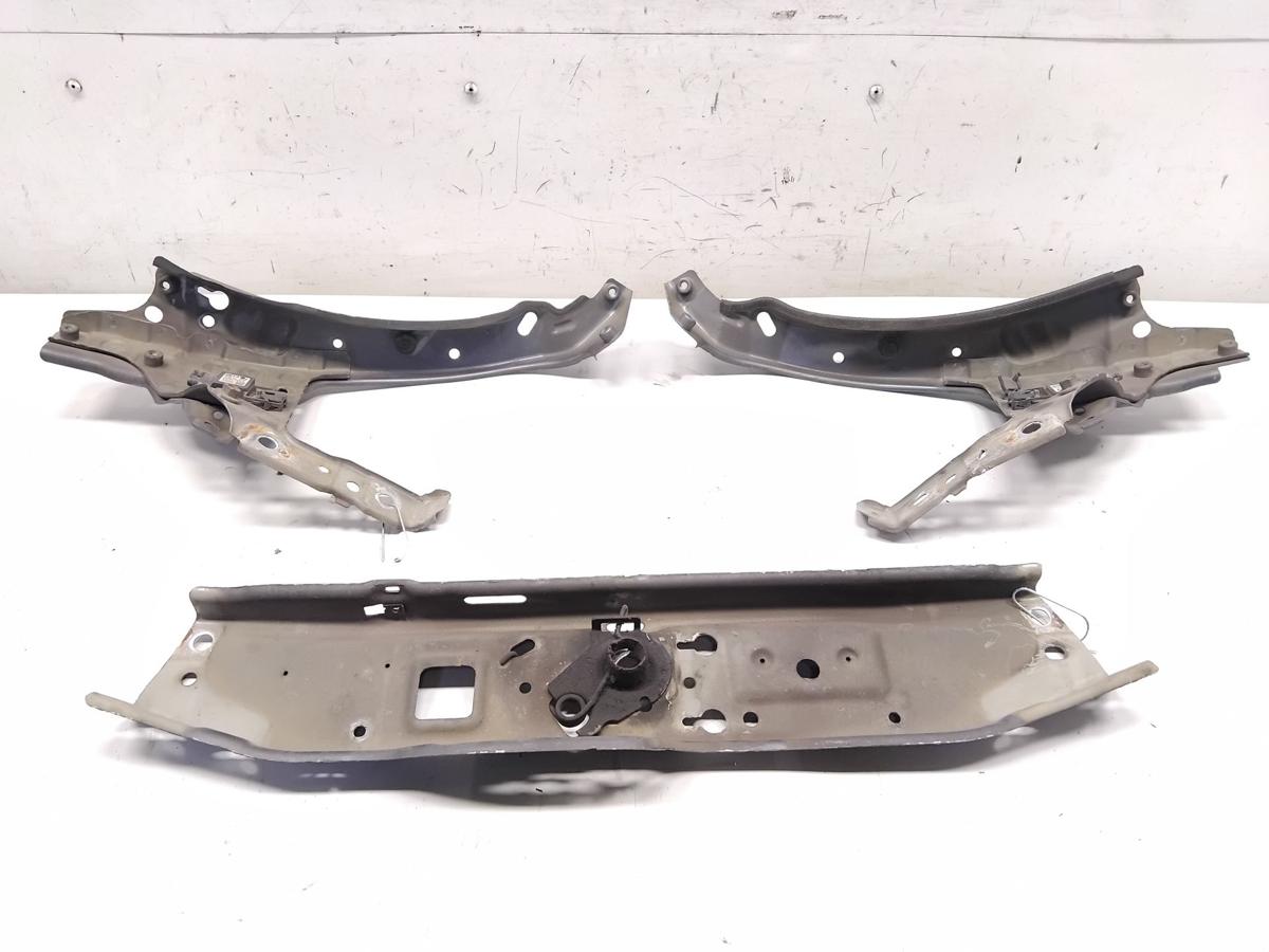 Opel Astra H orig Schlosstr&auml;ger Frontmittelteil oben Mitte links rechts BJ2005