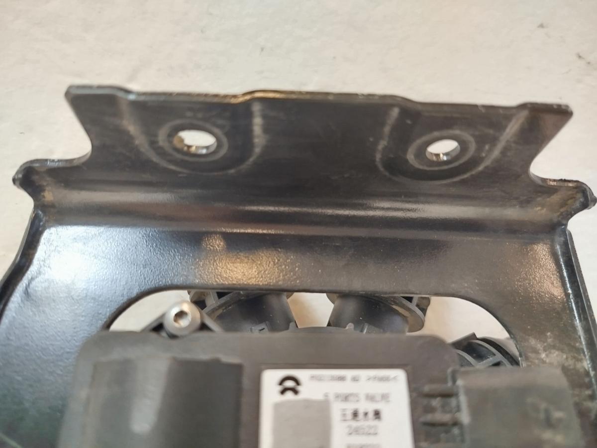 NIO ET7 Elektro Zusatzwasserpumpe mit 5 Wegeventil Ventil K&uuml;hlkreislauf