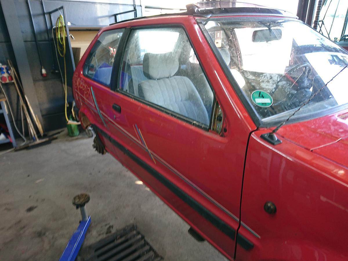 Nissan Micra K10 orig Tür VR Beifahrertür 526 Superred Bj 1991