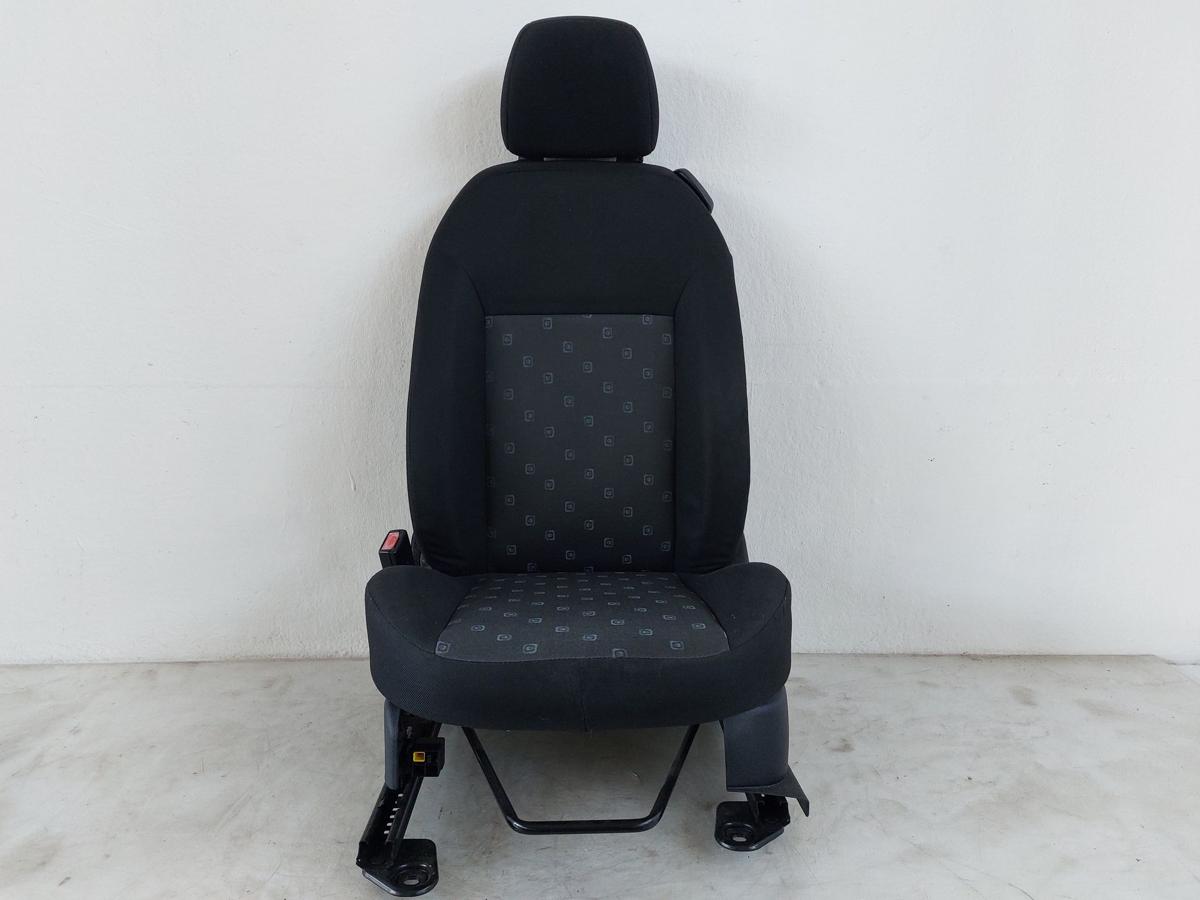 Ford Fiesta JD3 Fahrersitz Sitz Autositz vorn links Stoff 3 Türer