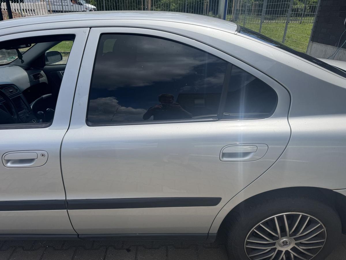 Volvo S60 original T&uuml;r hinten links 426 silbermetallic Rohbau Bj.2002