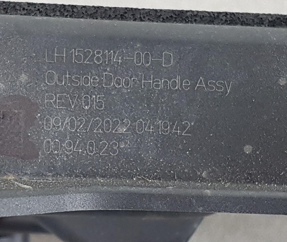 Tesla Model Y T&uuml;rgriff vorn links 1528114-00-D Bj22 schwarz passt auch hinten