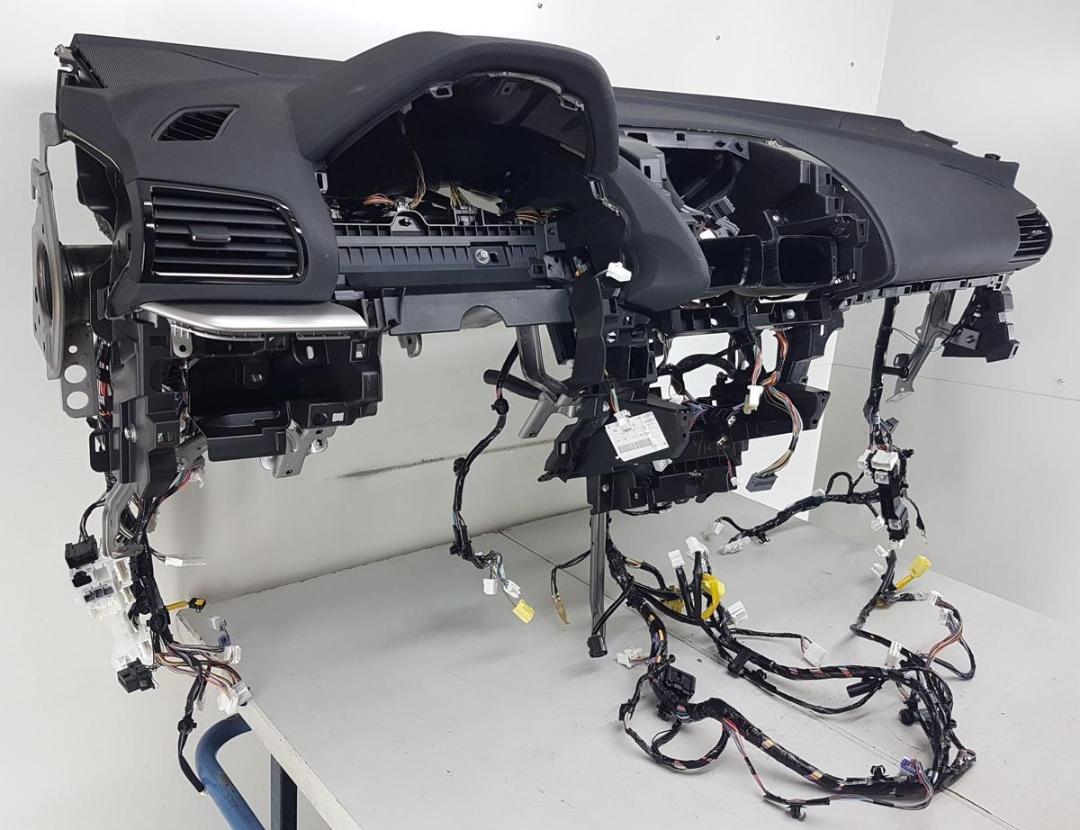 Mitsubishi Eclipse Cross original Armaturenbrett Cockpit Facelift BJ2023