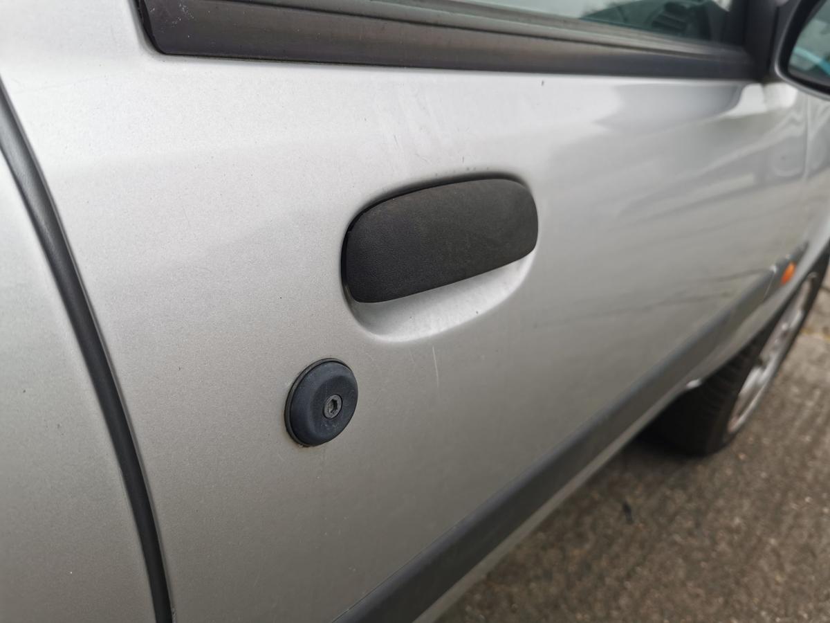 Ford Fiesta JBS Beifahrertür Tür Rohbautür Autotür vorn rechts Polar Silber 5trg