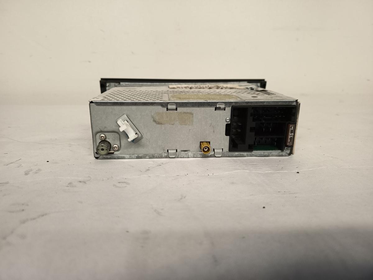 Audi A3 8P Sportback original Radio 8P0035186C ohne Code Bj 2006