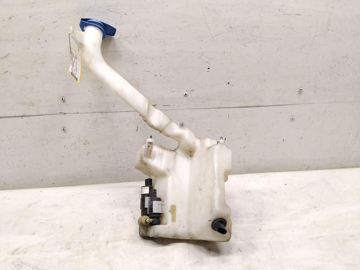 VW Polo 9N1 orig Waschwasserbeh&auml;lter f&uuml;r Scheinwerferreinigung mit Pumpen BJ2001