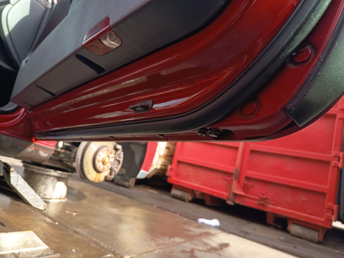 VW Golf V 5 original Tür rechts 3türer LA3W Rot Bj 2003 VW Golf V 5 original Tür rechts 3türer LA3W Rot Bj 2003