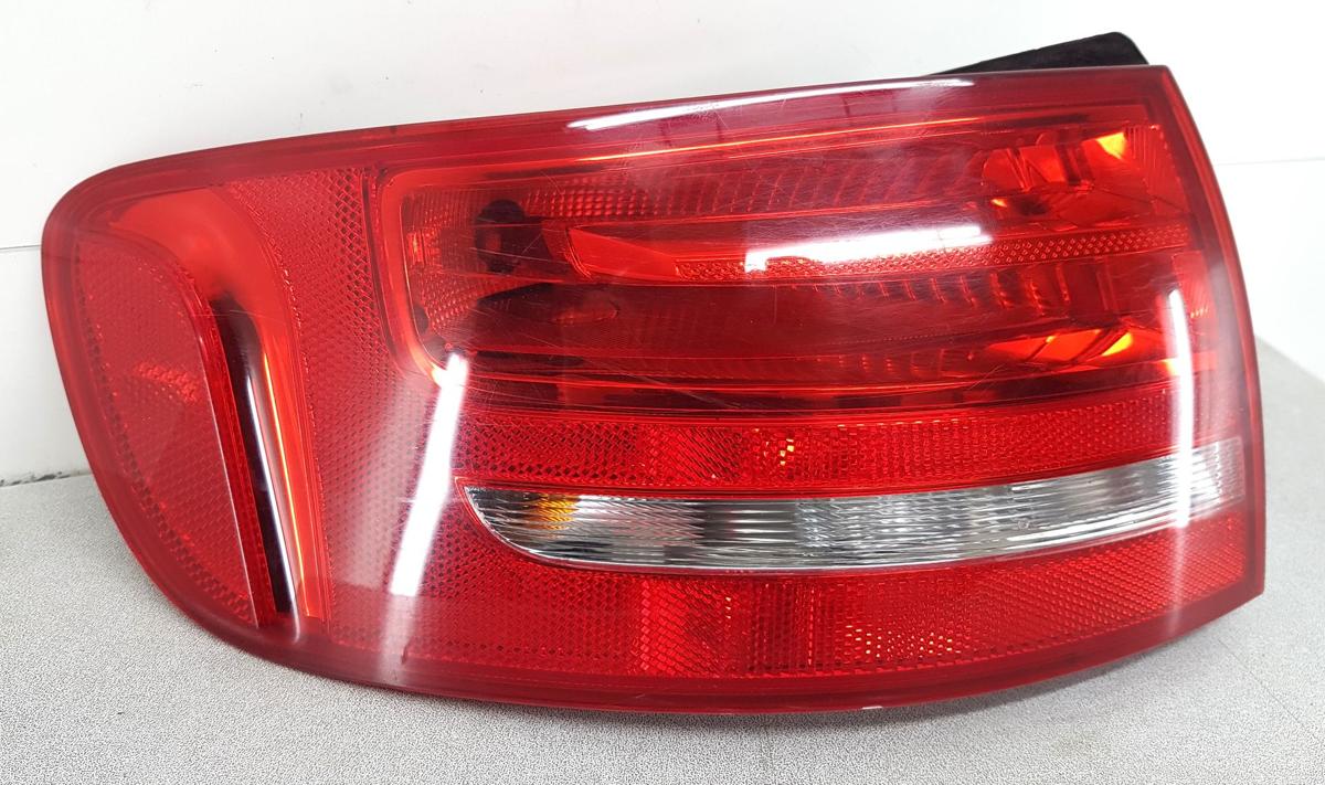 Audi A4 Rückleuchte Rücklicht außen links 8K9945095 Bj2014 Avant Kombi